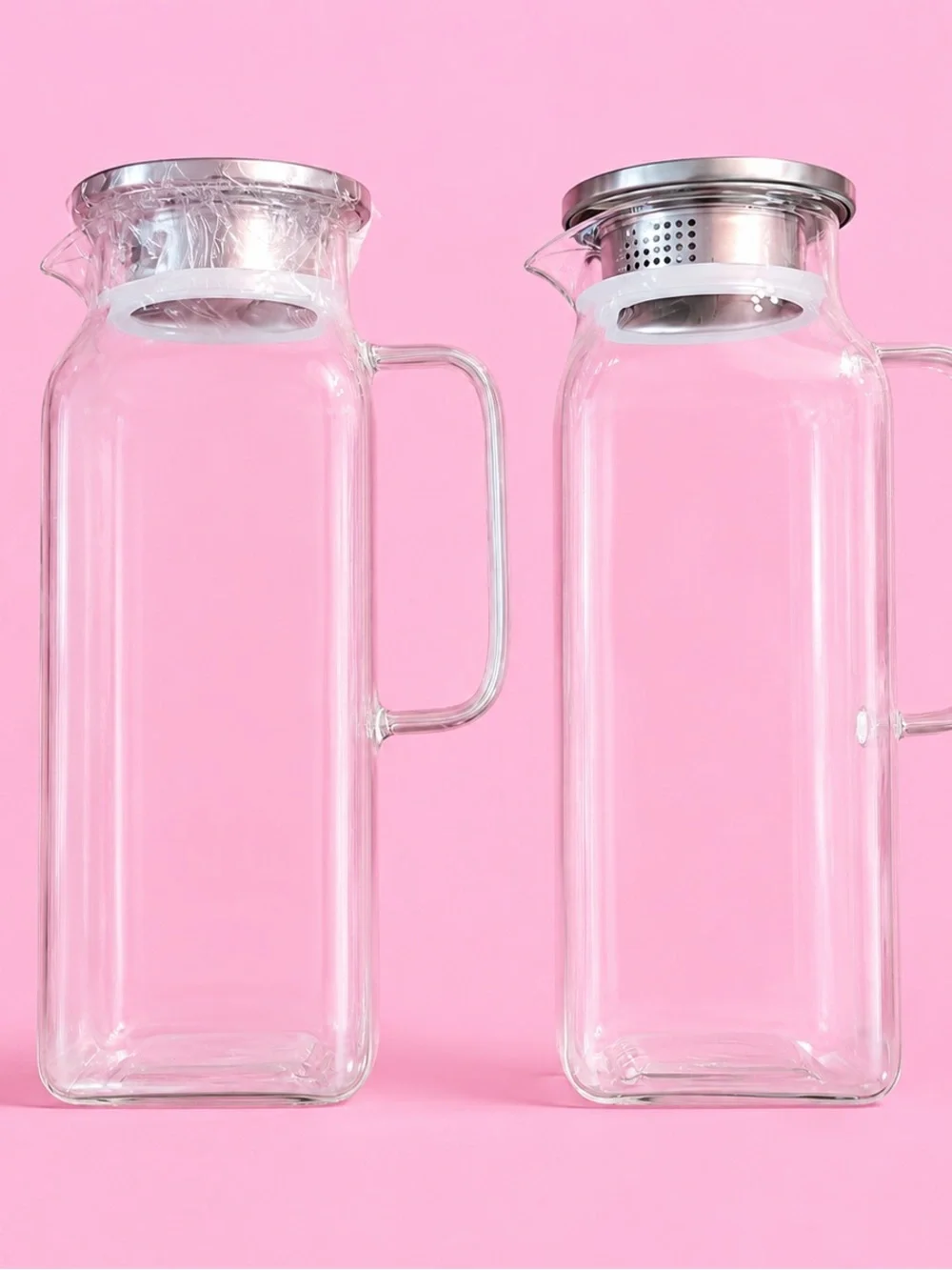 2 Clear Acrylic pitchers with Stainless Steel Strainer Lid - White 1.5L